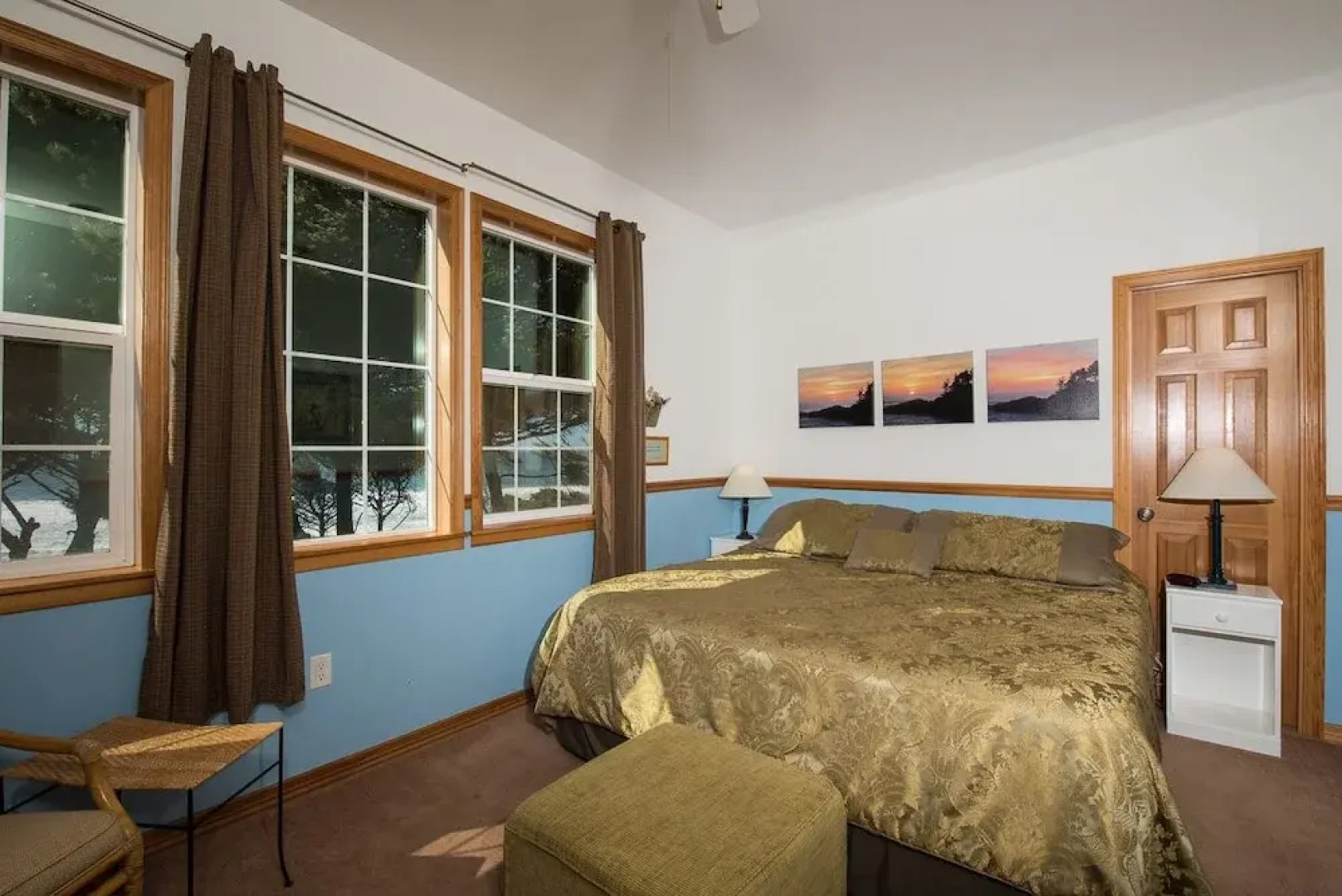 Sheltering Pines 4 Br cottage by RedAwning