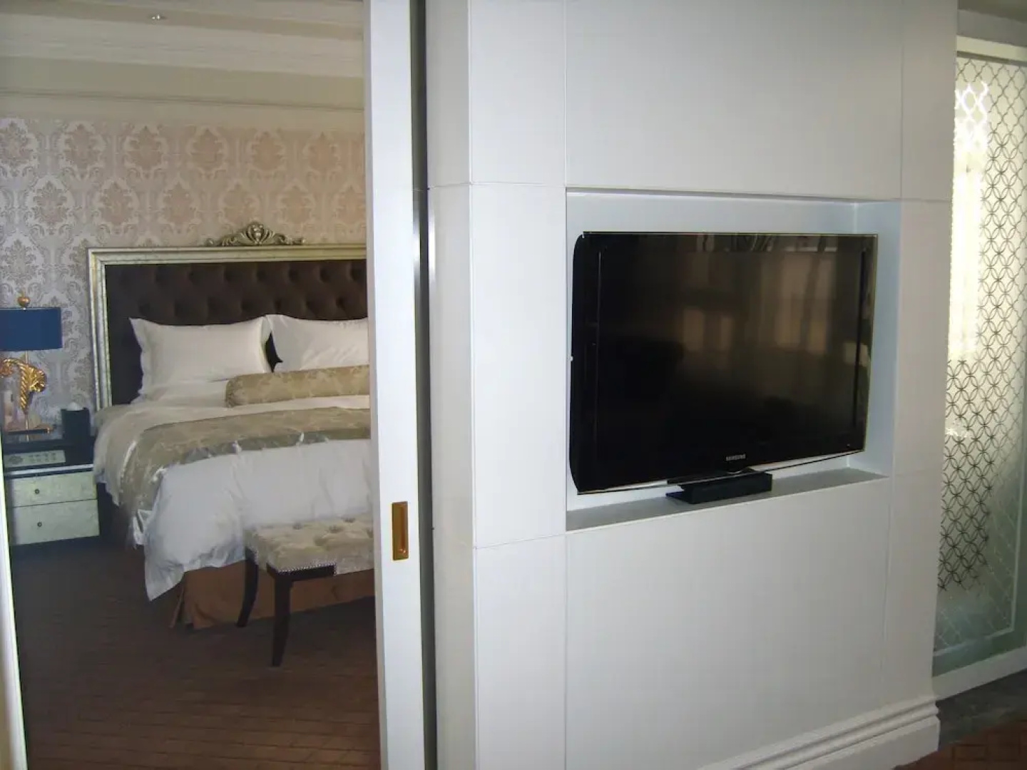 Ovation Three-Convalescence Hotel