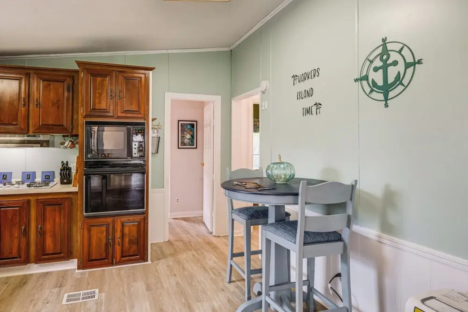 Harkers Island Getaway w/ Deck: Near Cape Lookout!