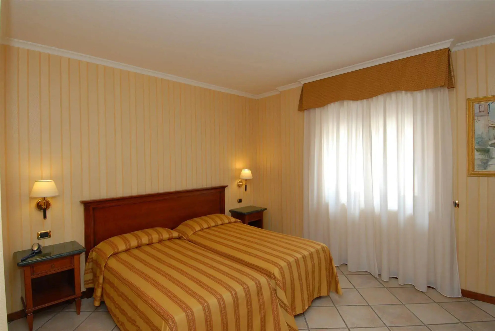 Hotel Mir