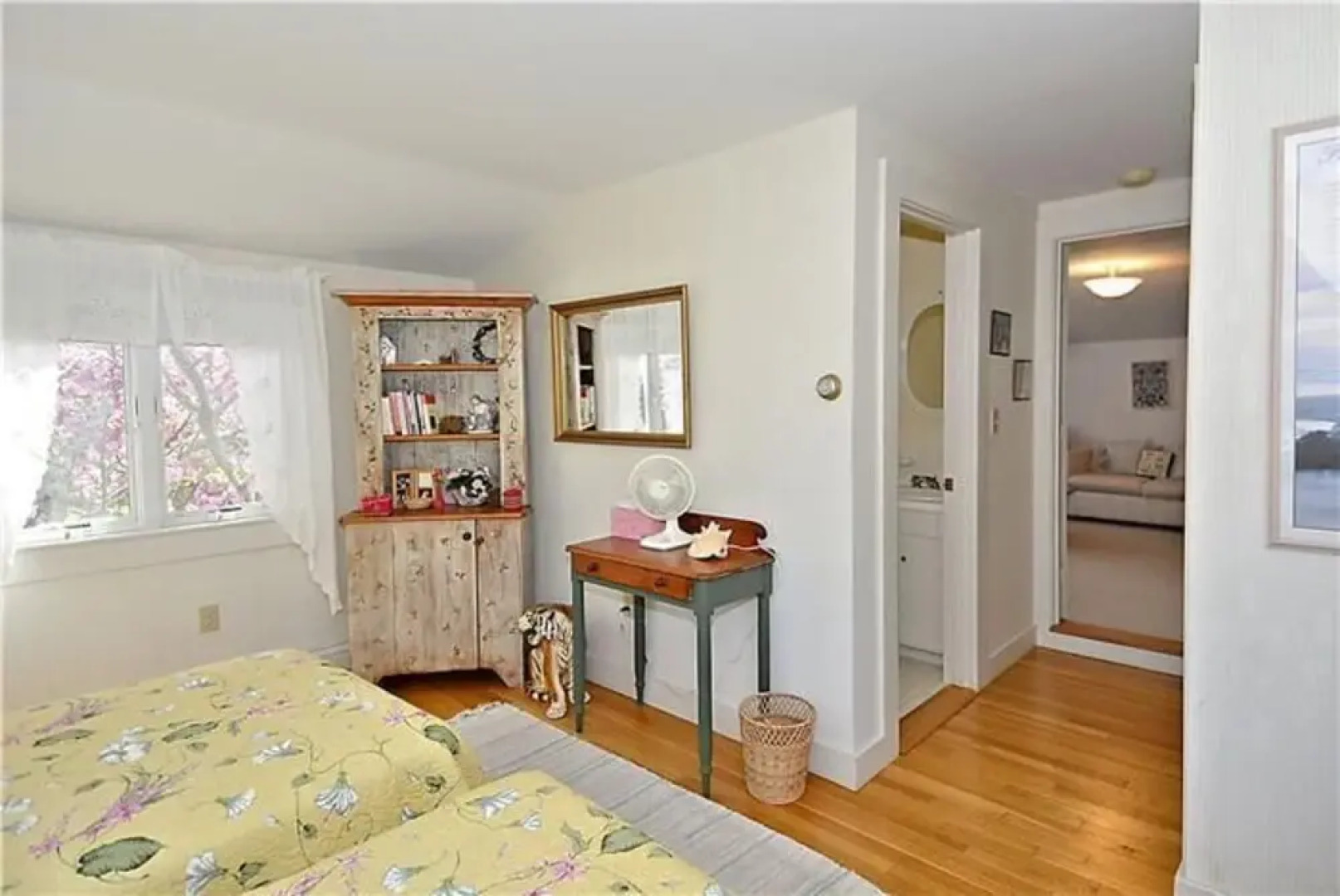 221 Shore Road - Nine Bedroom House