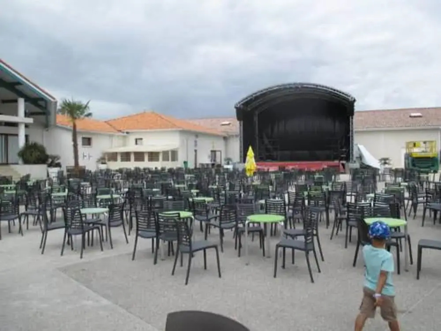 Property With 3 Bedrooms in Les Mathes, With Furnished Garden - 2 km F