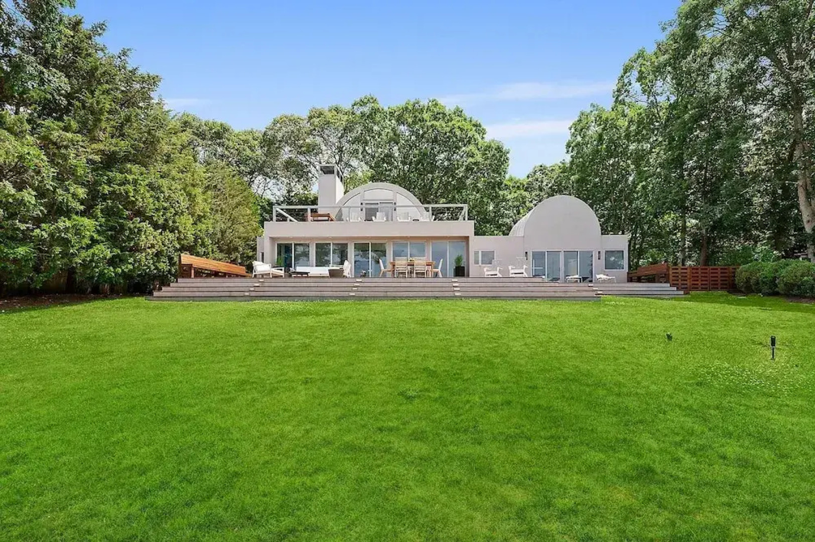 Sunset Villa by Rove Beachfront w Deck Pool