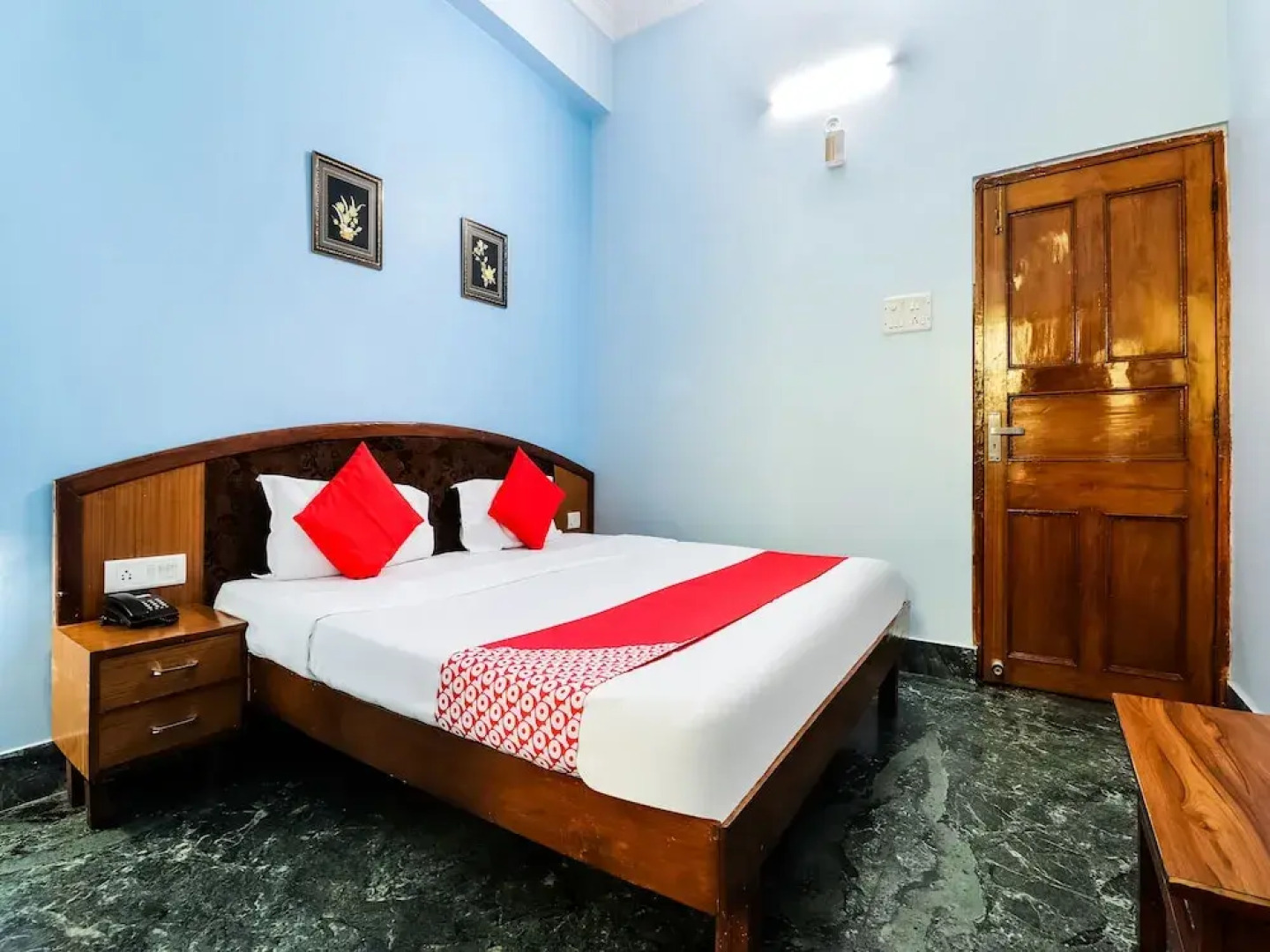 OYO 30121 Hotel Shanti Inn