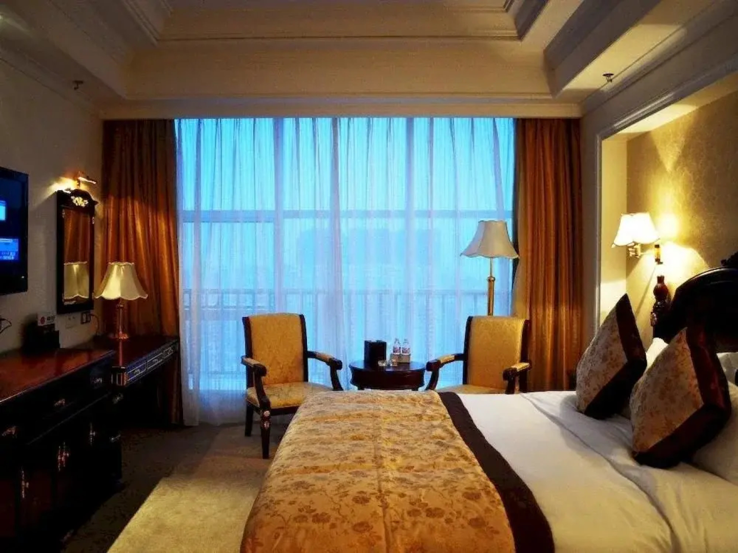Golden Plaza International Hotel