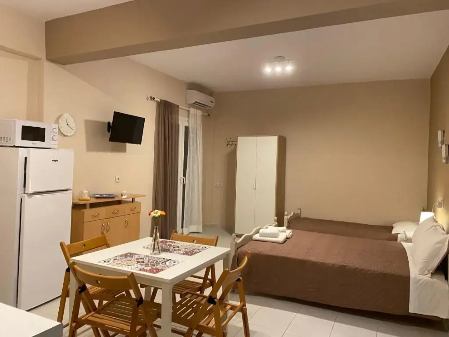 Tsatsoni - Anastasiou Studios