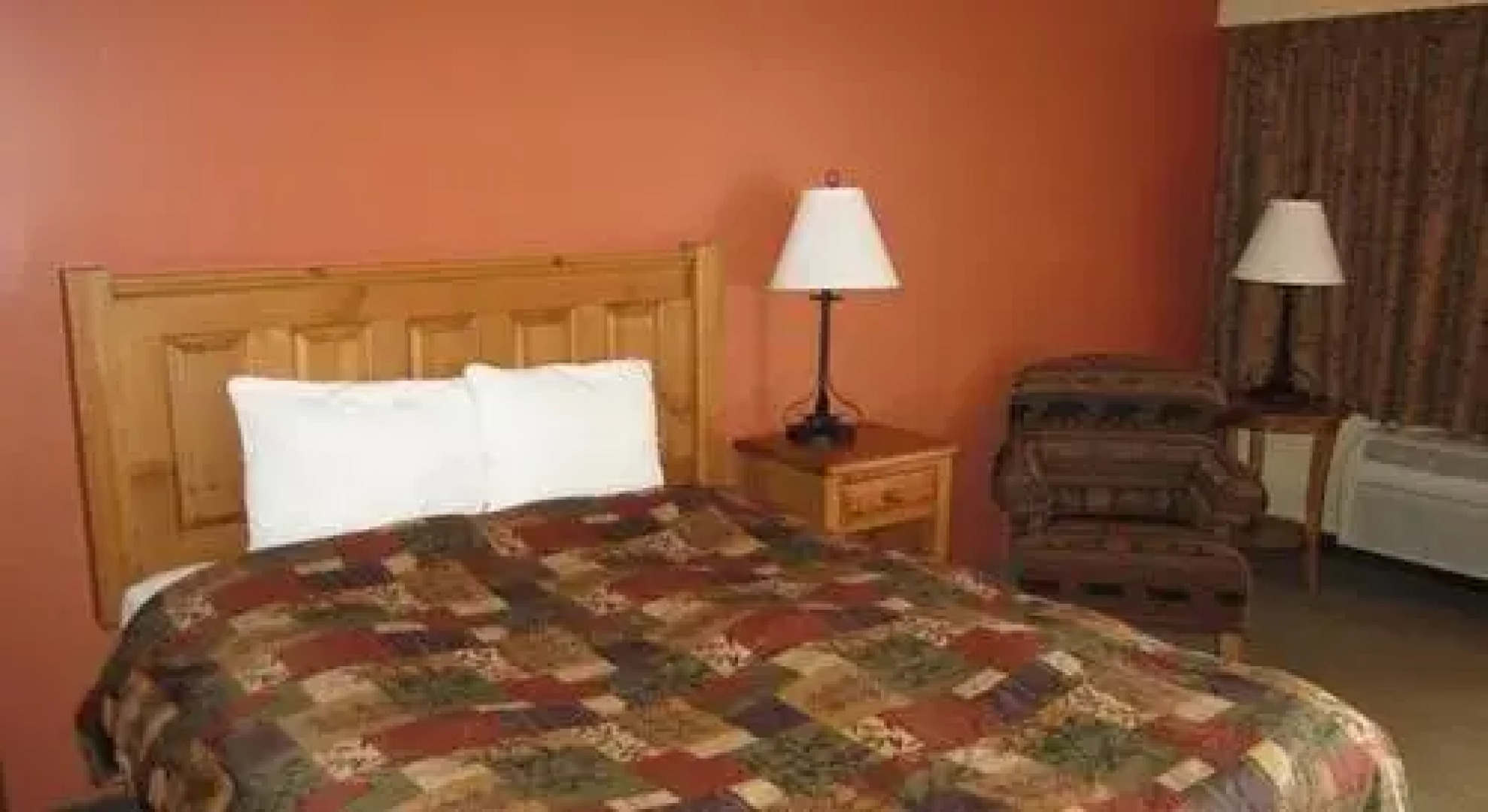 The Pinecone Inn & Suites