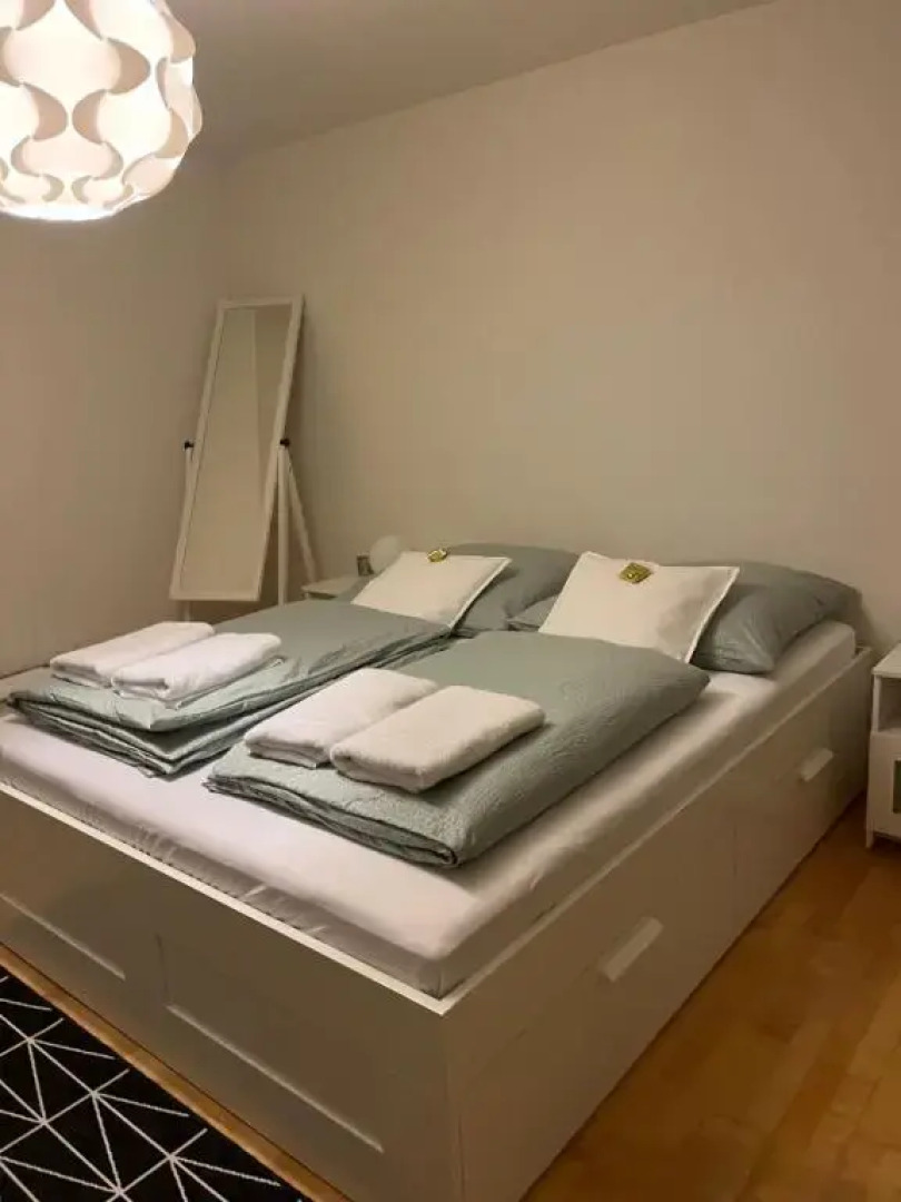 Amazing lakeview flat Horn