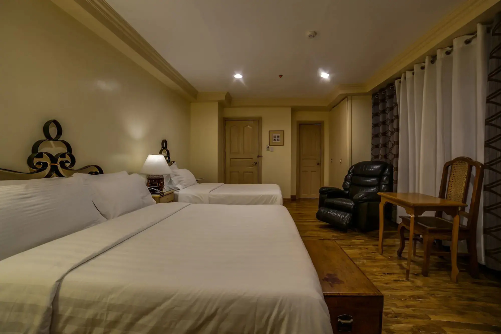 Roxas President's Inn