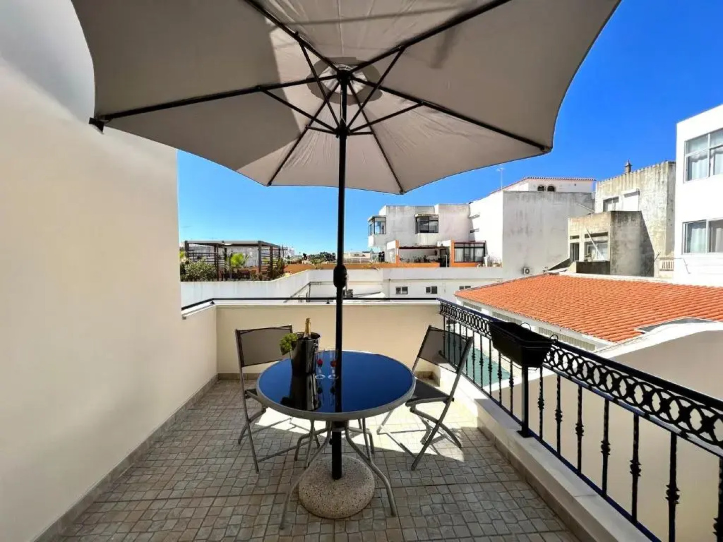 Loulé Central House by Homing