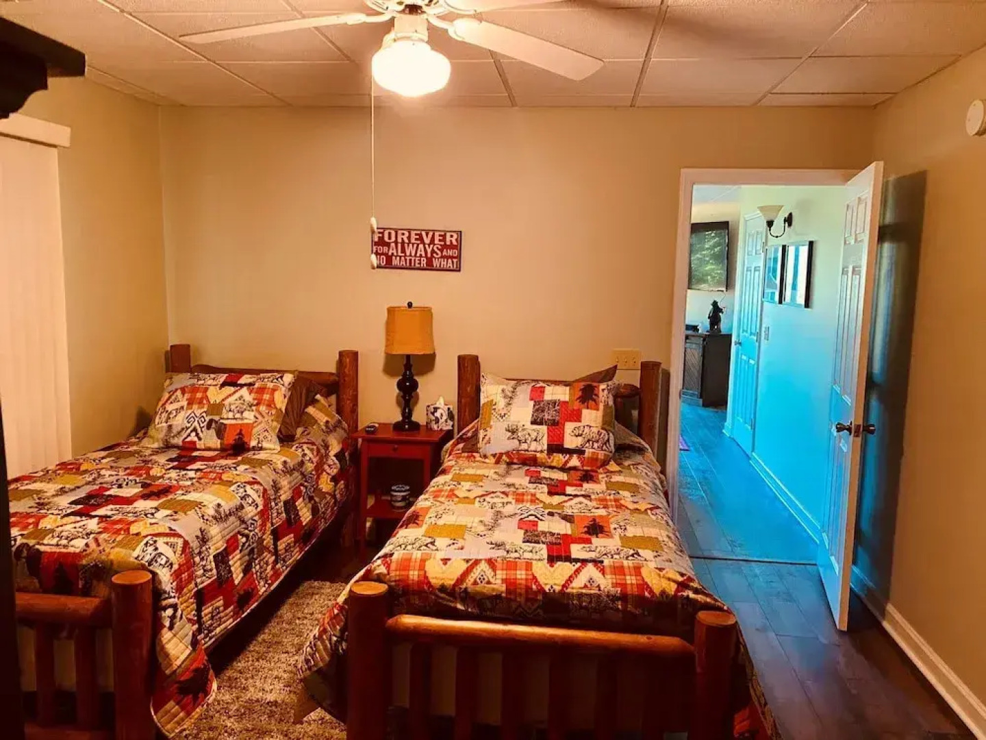 Bear's Mountaintop Views 3 Bedroom Chalet by RedAwning