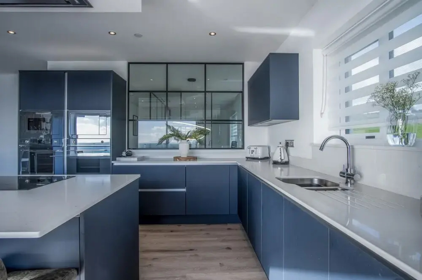 Sunrise - 5 Bedroom Home - Pendine