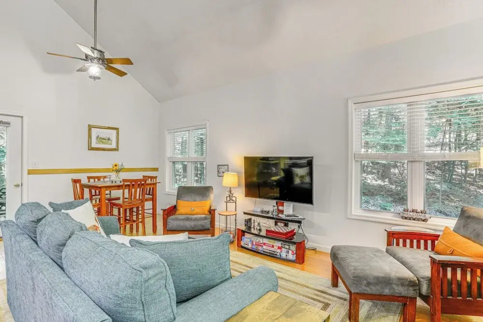 Cabin w/ Deck & Screened-in Porch in New Market!