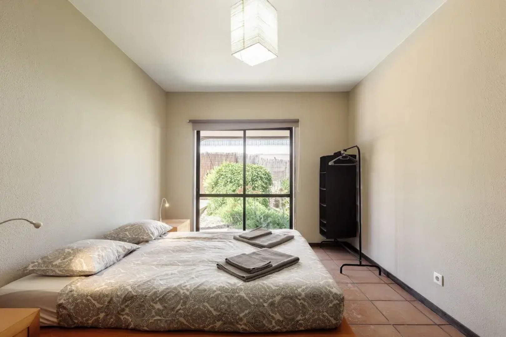 Aroeira Pool House by Lisbon-Coast