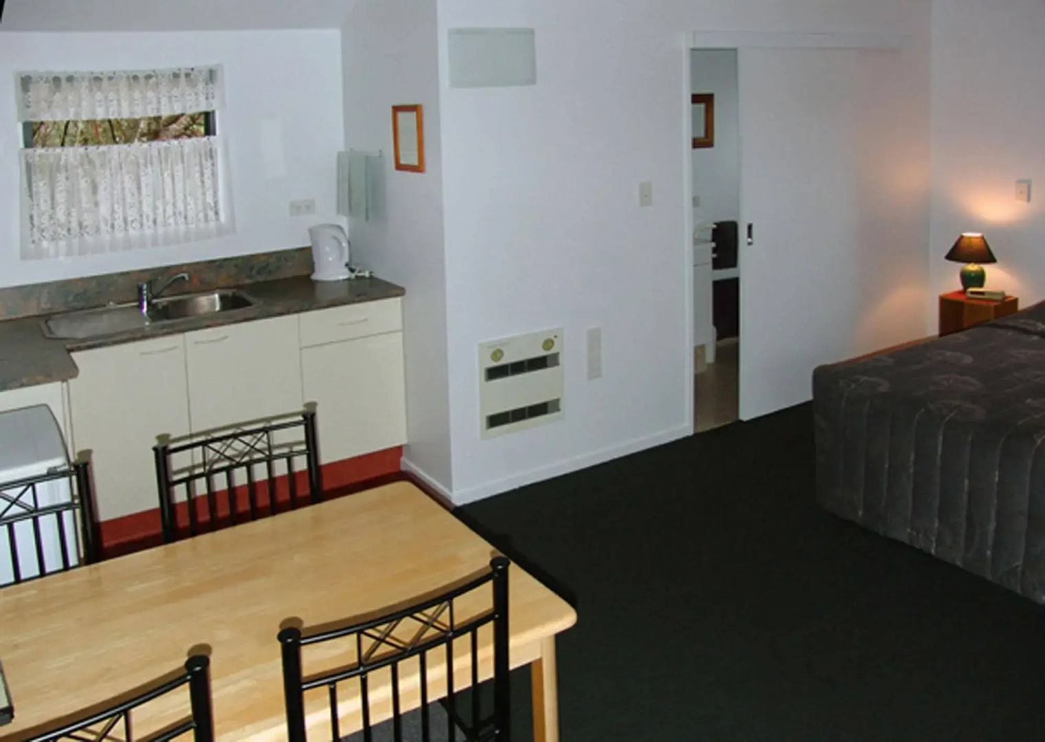Lake Brunner Country Motel & Holiday Park