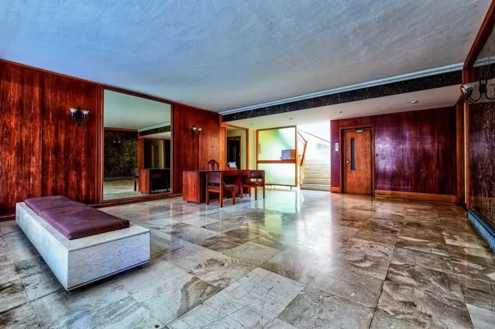 Groovy Apartment by the Sea with Garden