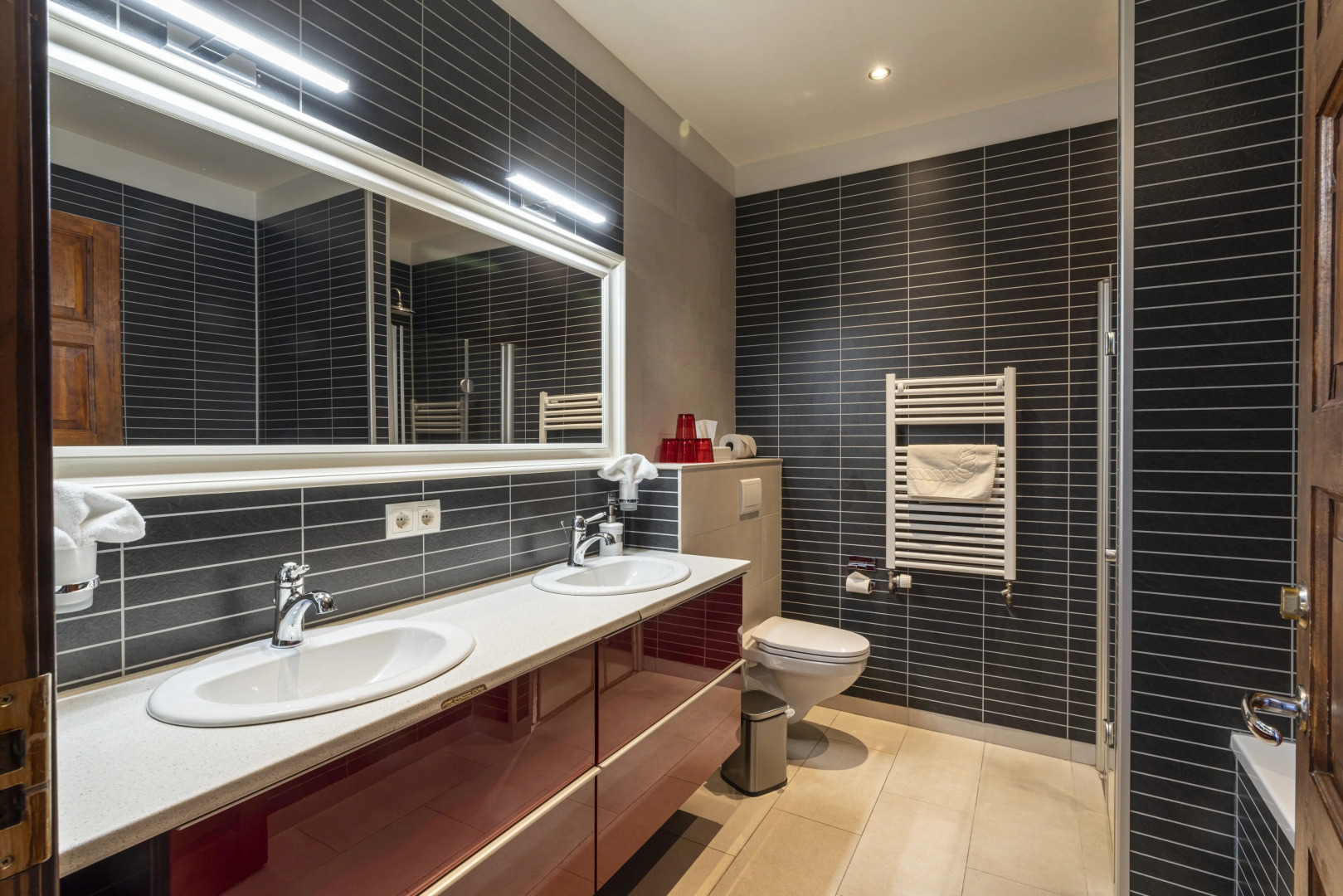 Hotel Kriunes - A city hotel by the lake