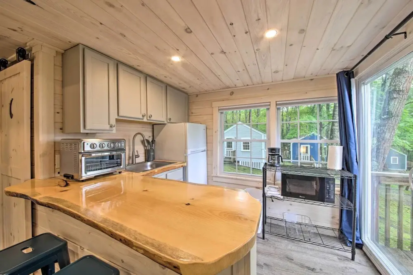 Idyllic Edgecomb Forest Studio w/ Deck & Balcony!