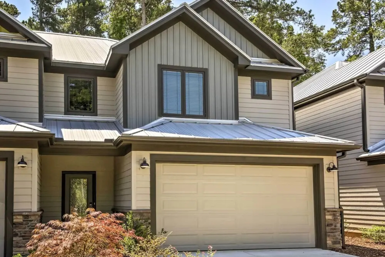 Downtown Townhome; Walk to Dine & Shop on Broad St