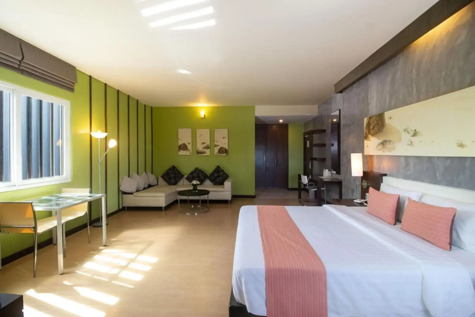 Silathip Huahin Serviced Apartment & Hotel