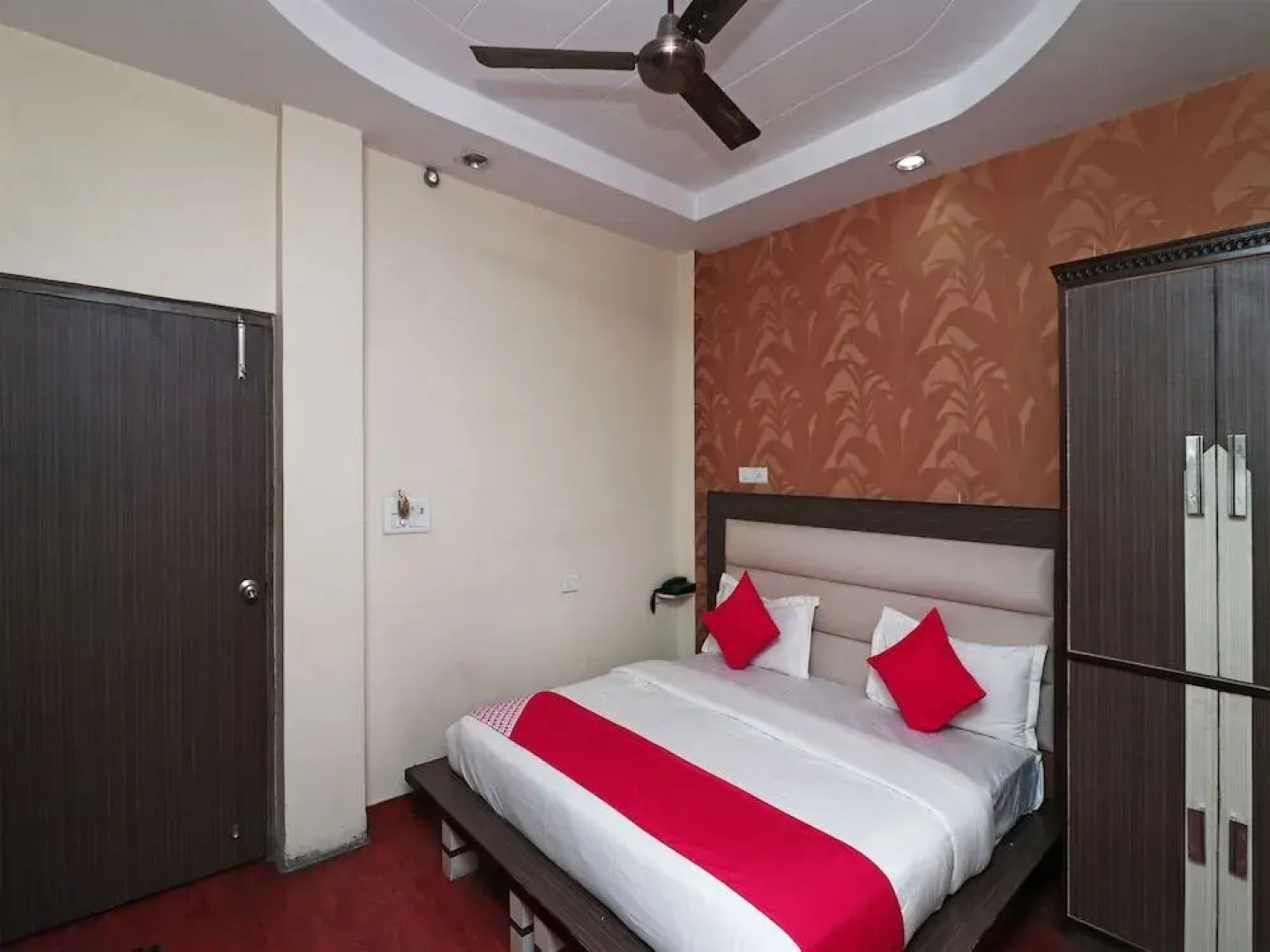 Oyo 16538 Shanti Palace