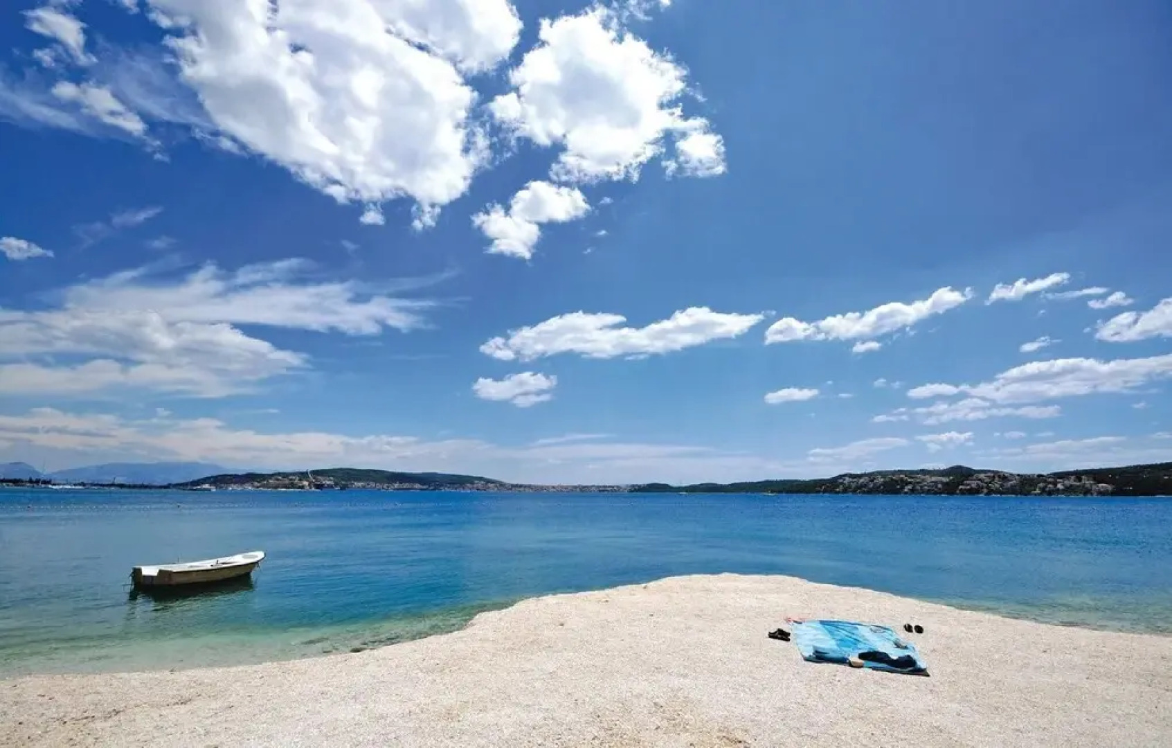 Nice Home in Okrug Gornji With Sauna, Wifi and 5 Bedrooms