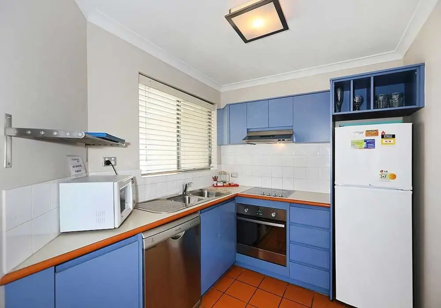 Scarborough Beach Front Resort - Shell Seven