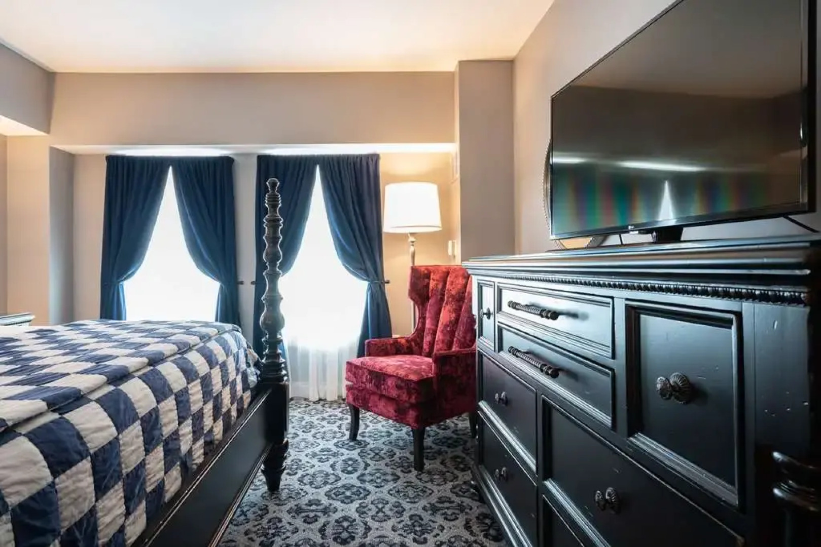 The Kendall Hotel at the Engine 7 Firehouse