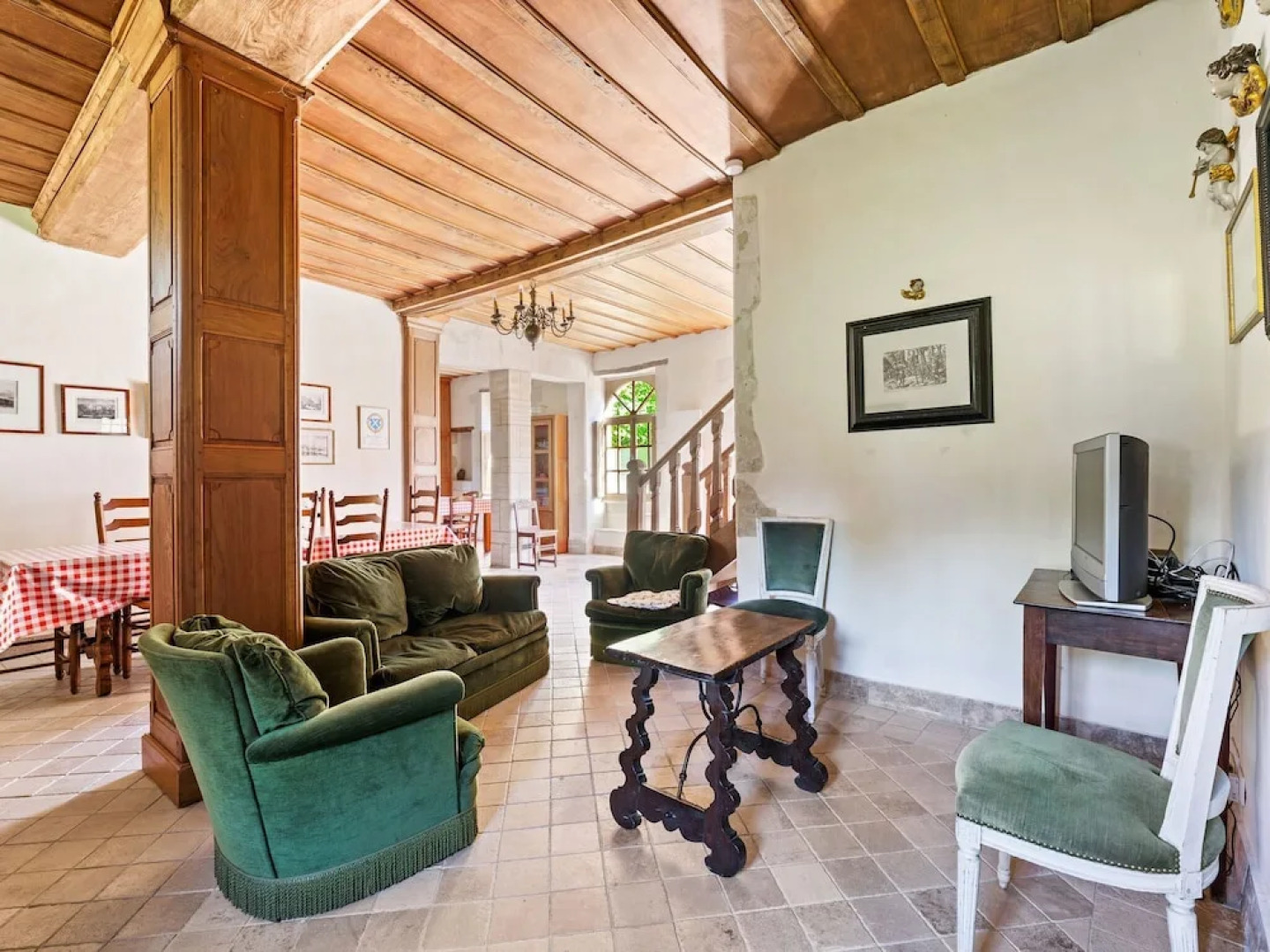 Holiday Home in Le Manoir With Jacuzzi in Summer