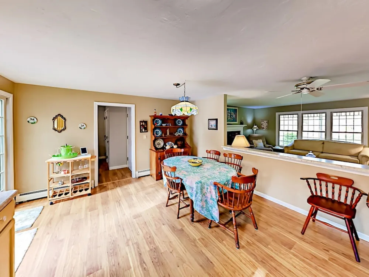 312 Carriage Lane Home - 4 Br home by RedAwning