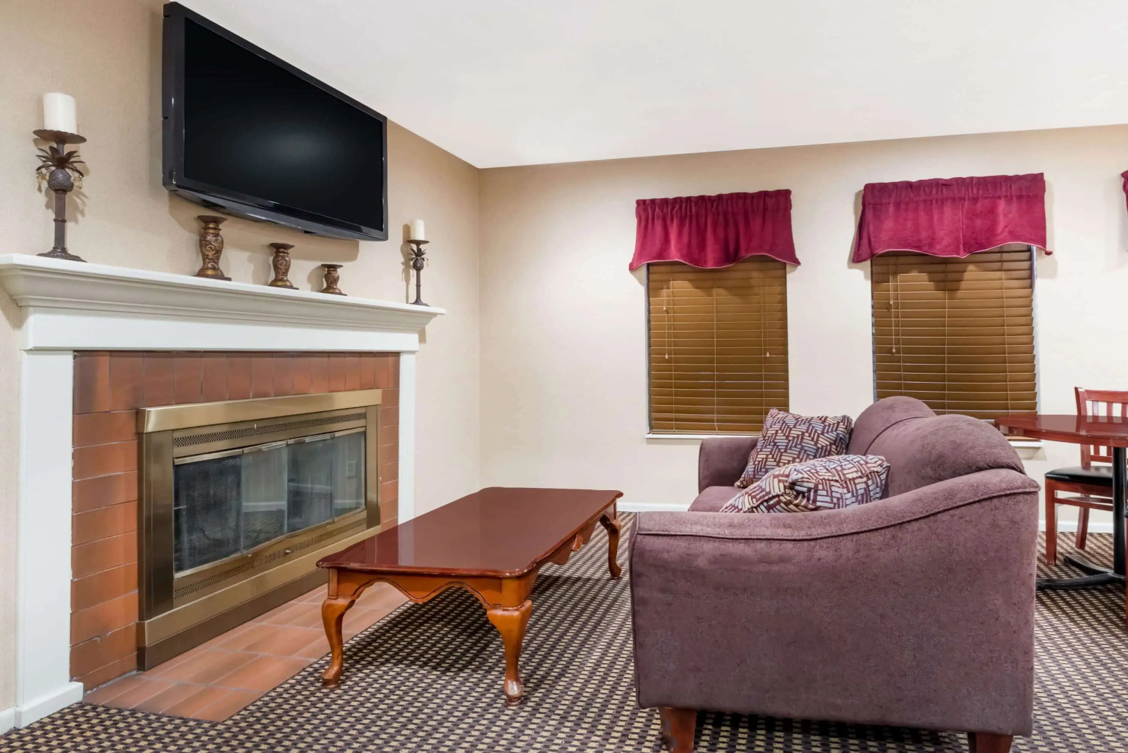 Hawthorn Extended Stay by Wyndham Columbus North