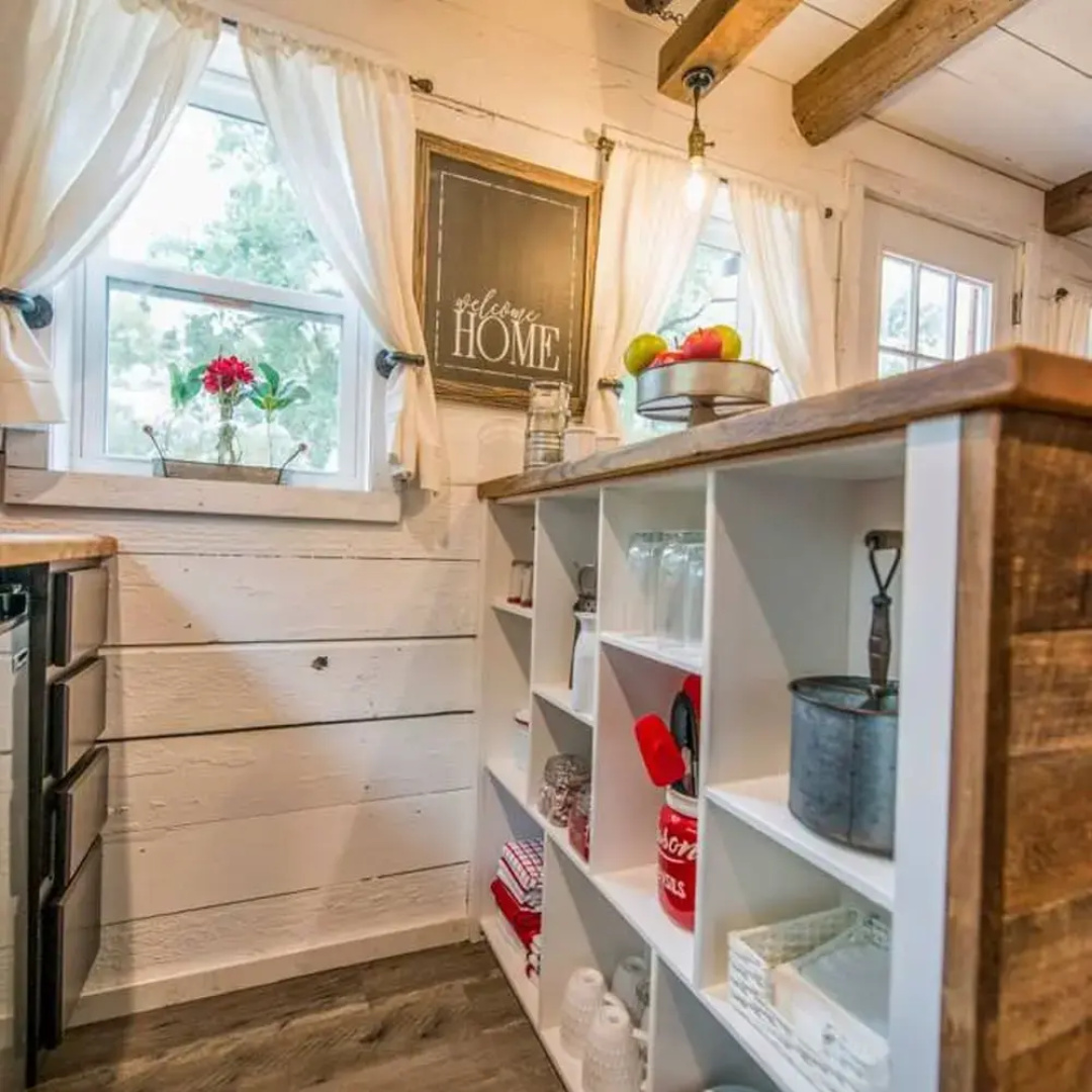 Cozy Cabin Little Red Hen 12 min to Magnolia