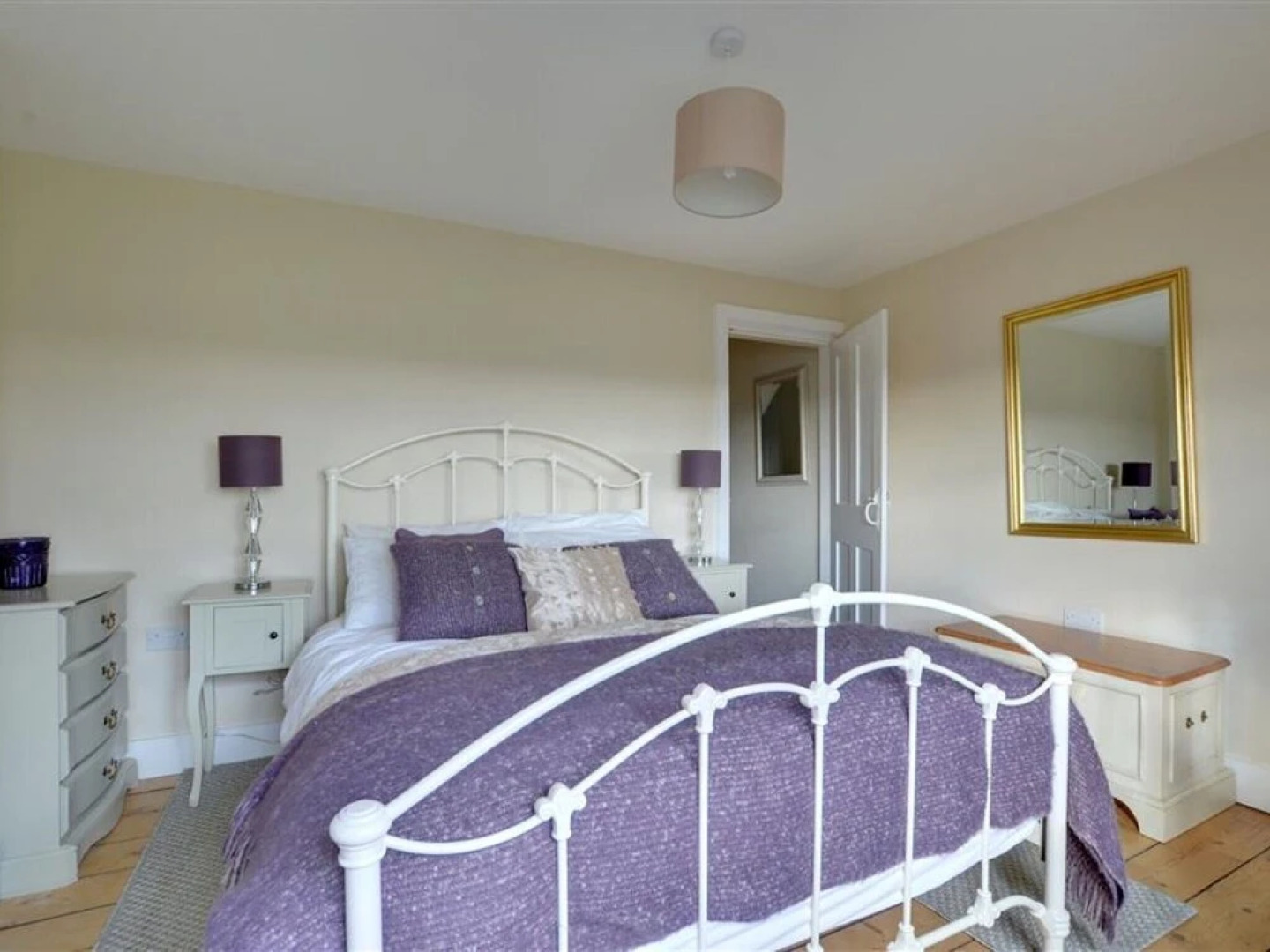 Gorgeous Holiday Home Overlooking the Spacious County of Weald of Kent