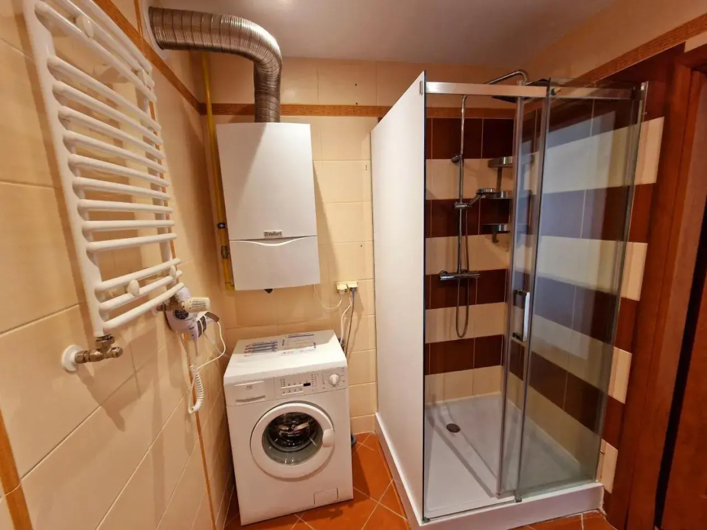 Apart 5 by Villmaris