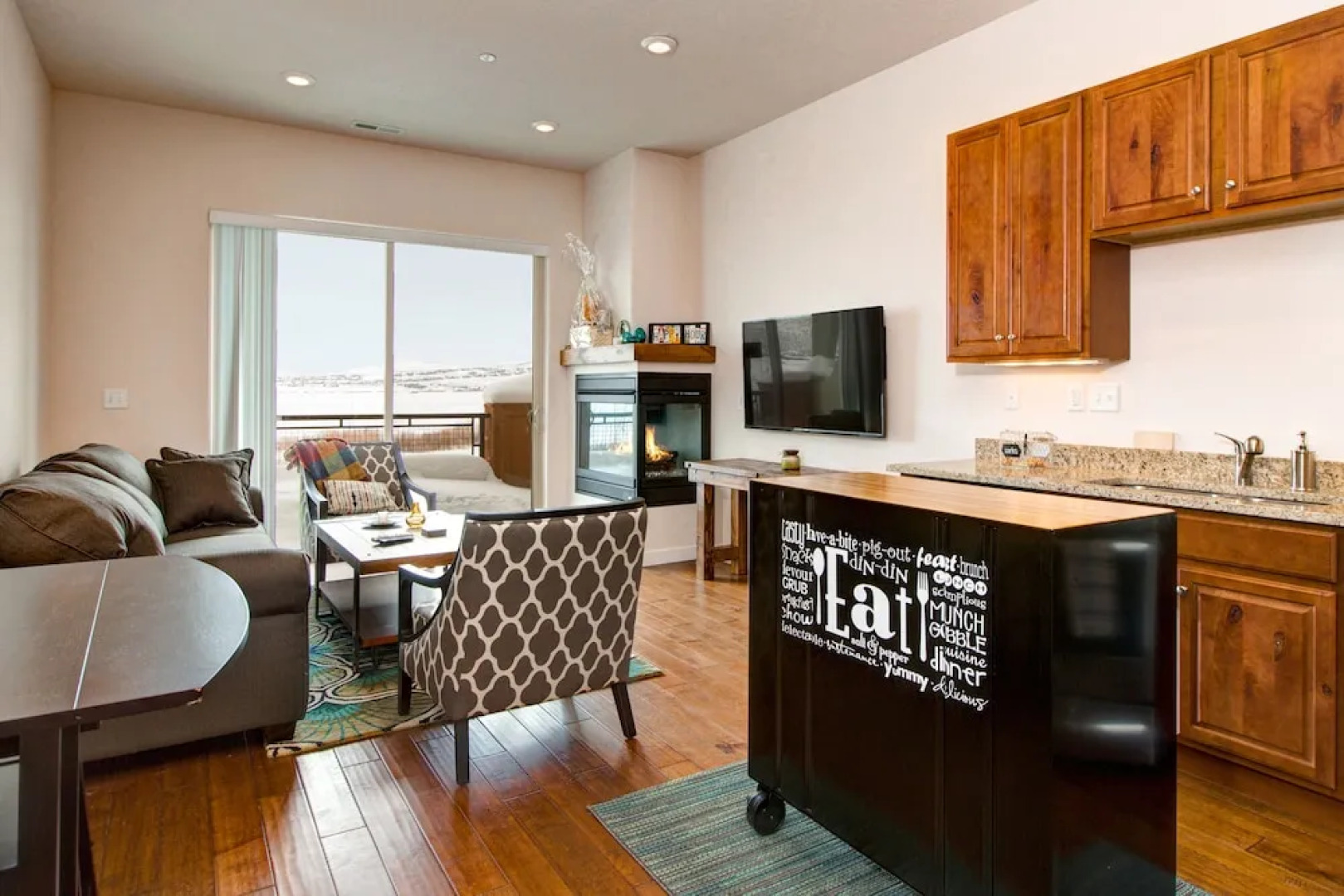 Newpark Townhouse by RedAwning