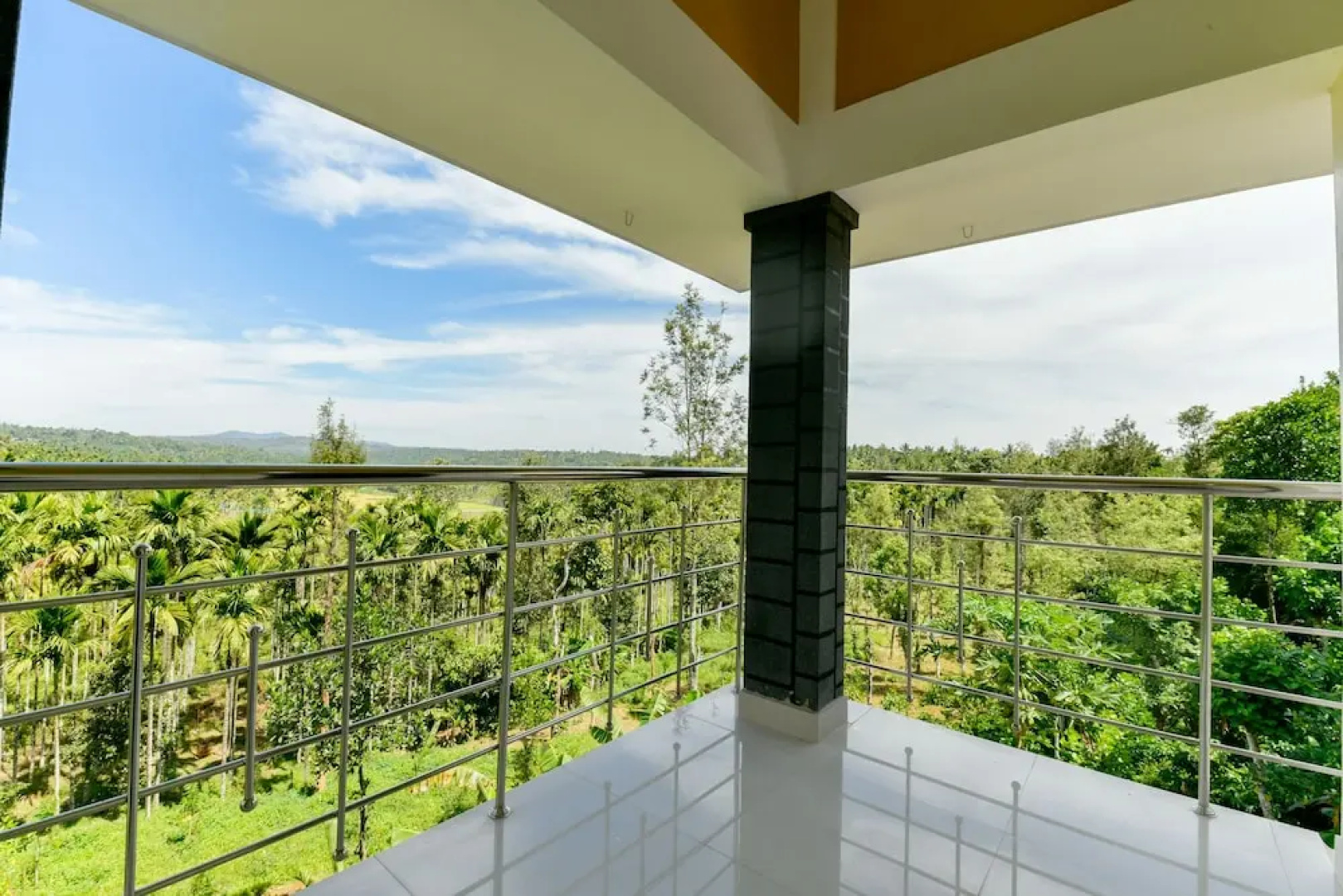 OYO 24016 Home Valley View 2BHK Sulthan Bathery