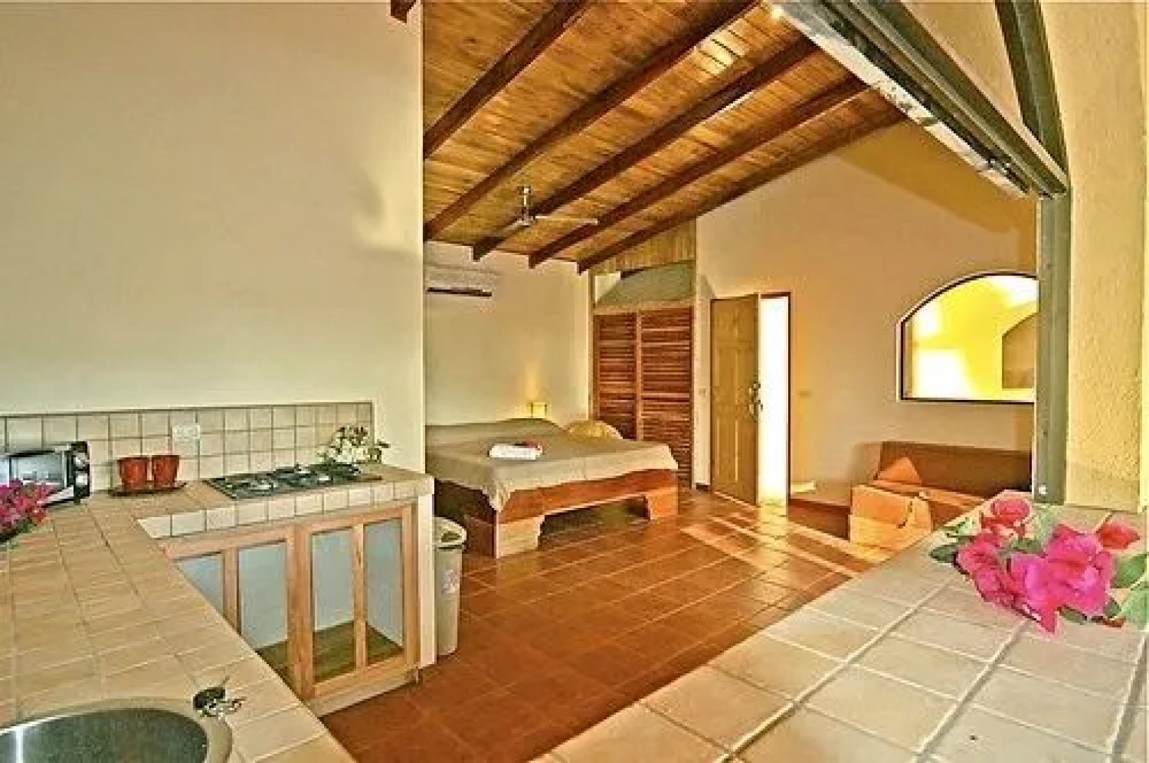 Pacífica Surf Studios