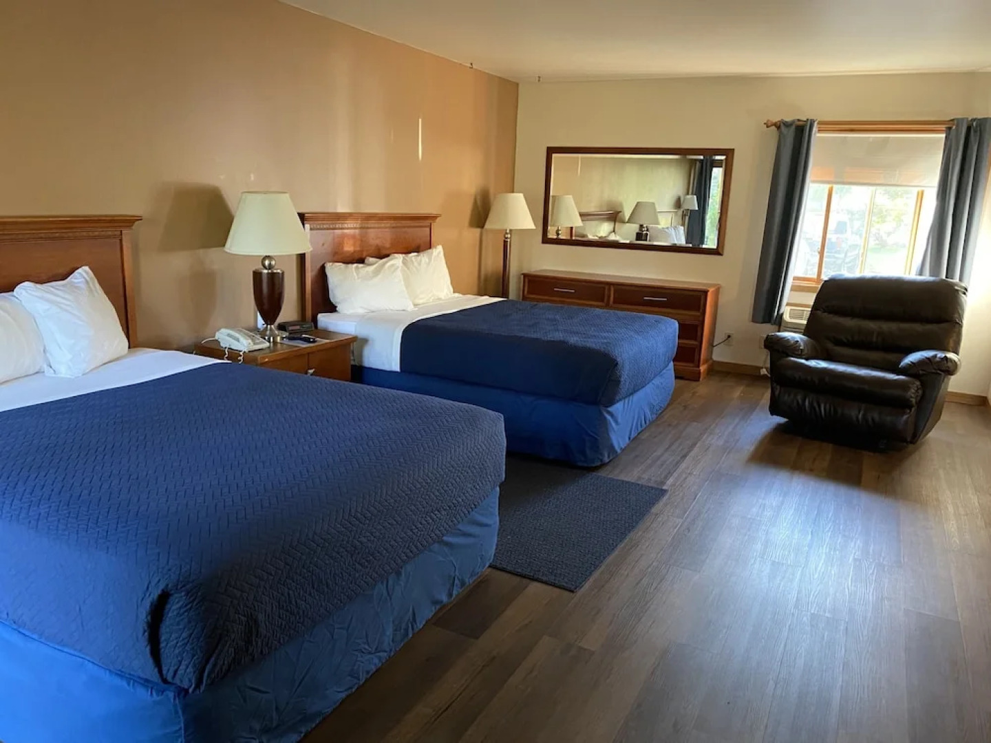 Village Inn on the Lake