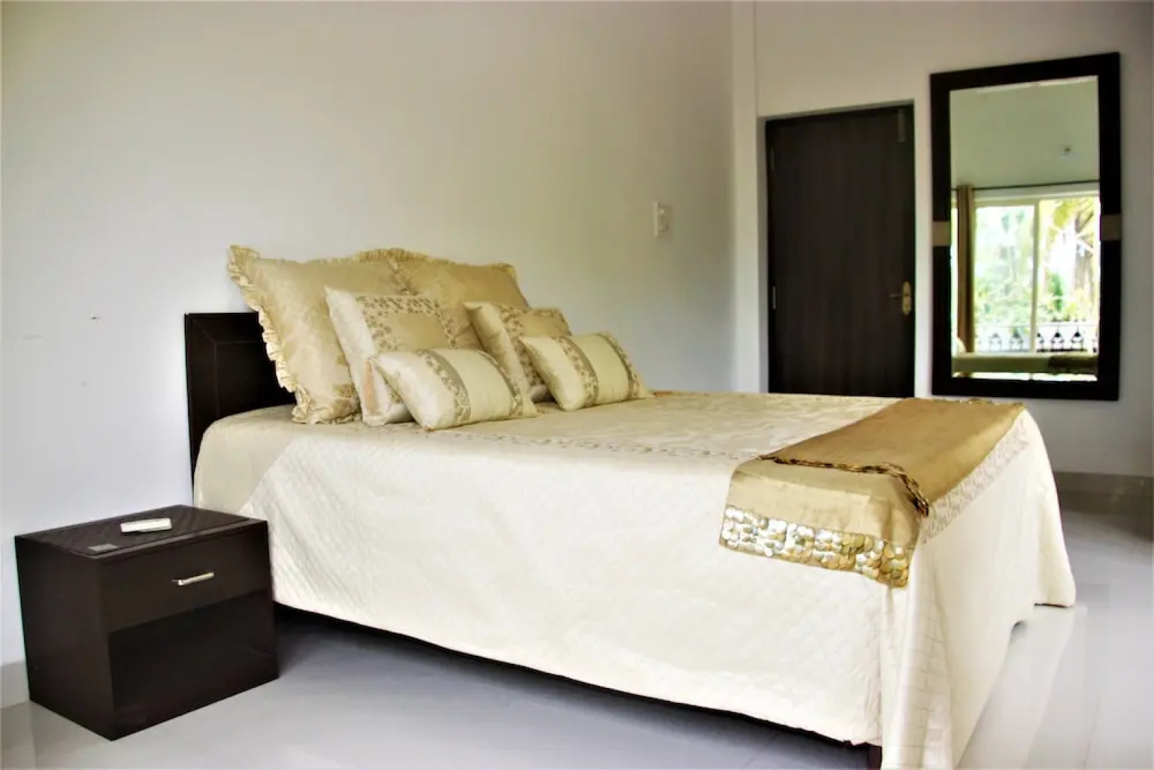 Sky Penthouse Vagator