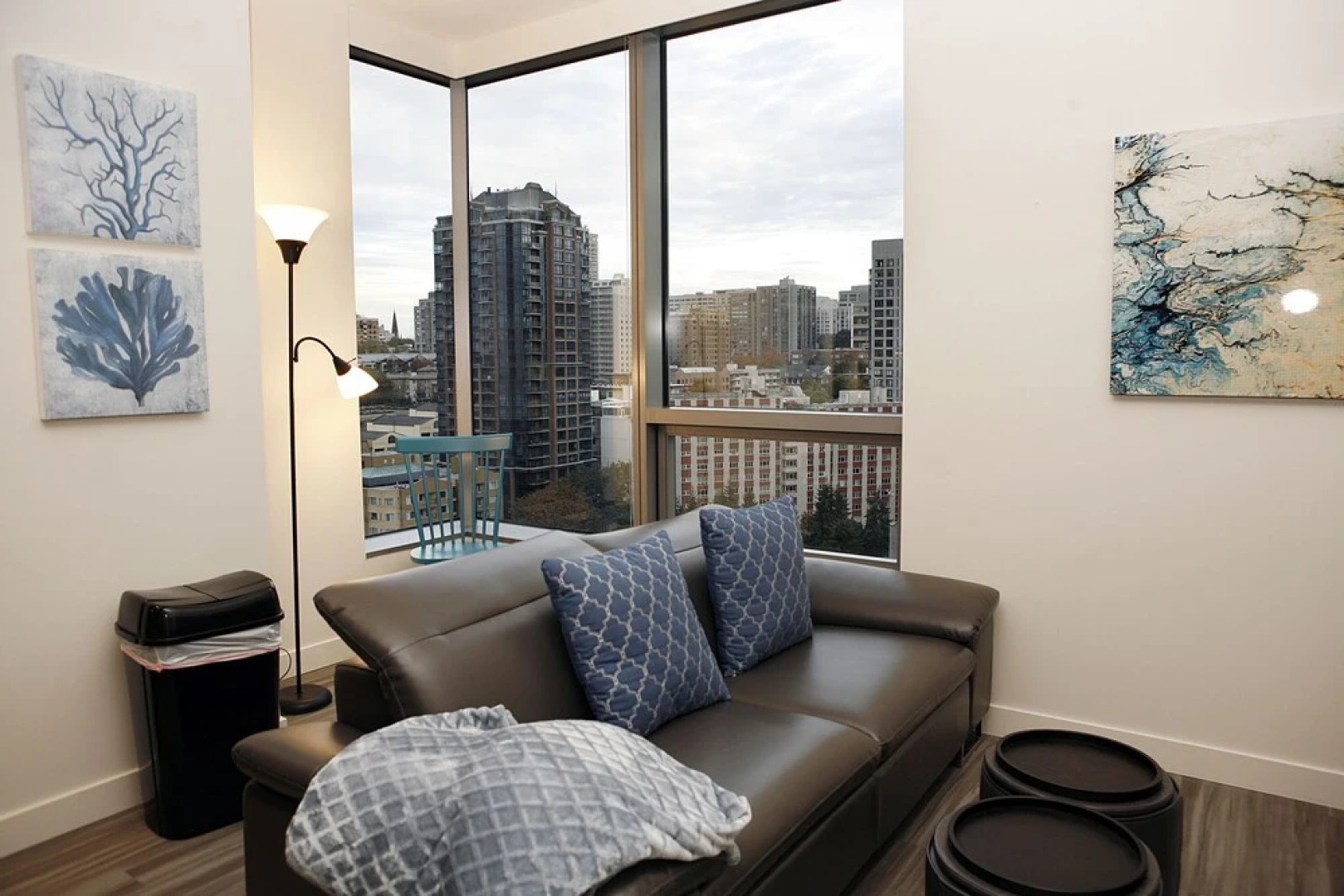 Apartments in the Loop