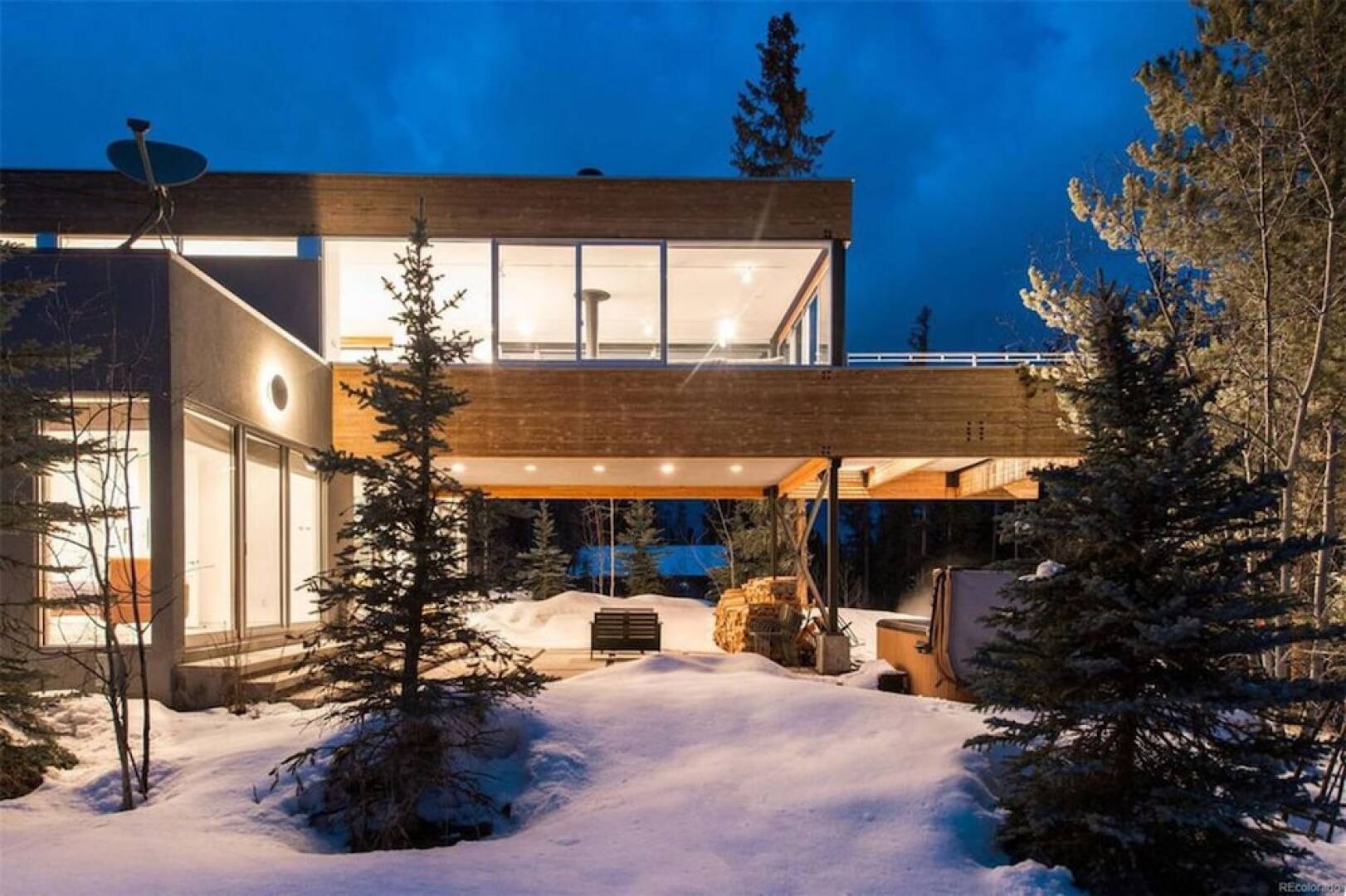 Modern River Front Luxury Chalet by Winter Park Escapes