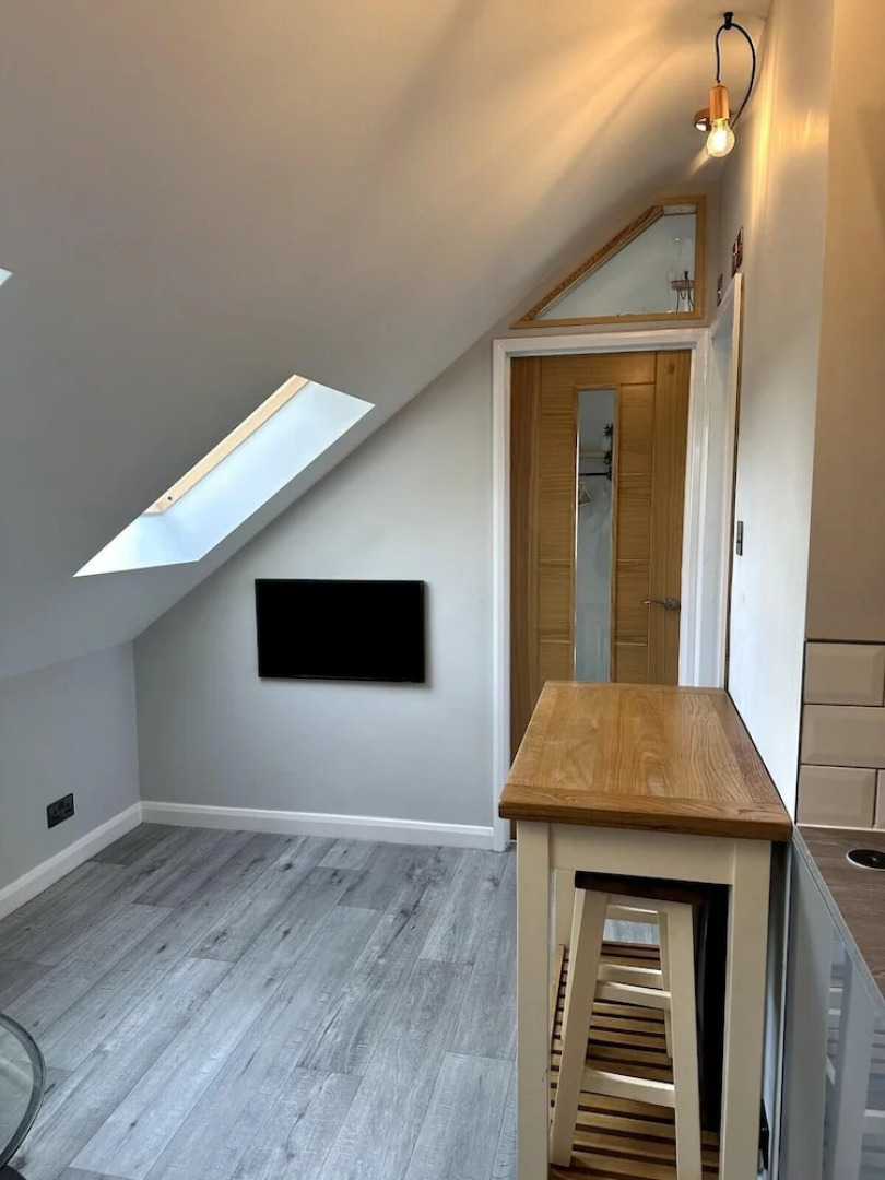 Remarkable 1-bed Apartment in Glastonbury