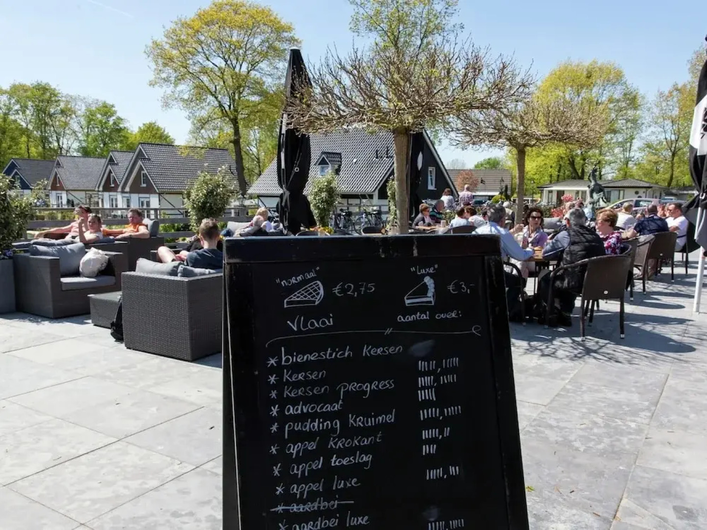 Detached Chalet 30km From Maastricht