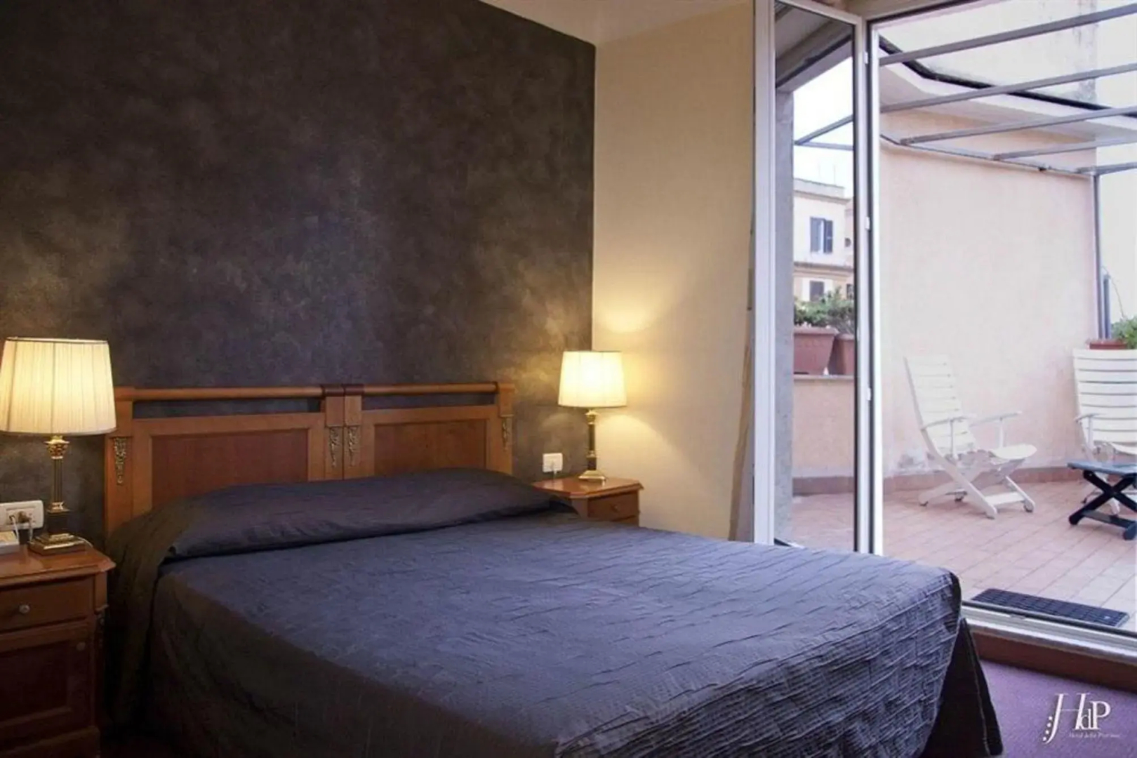 J Maluni City Hotel