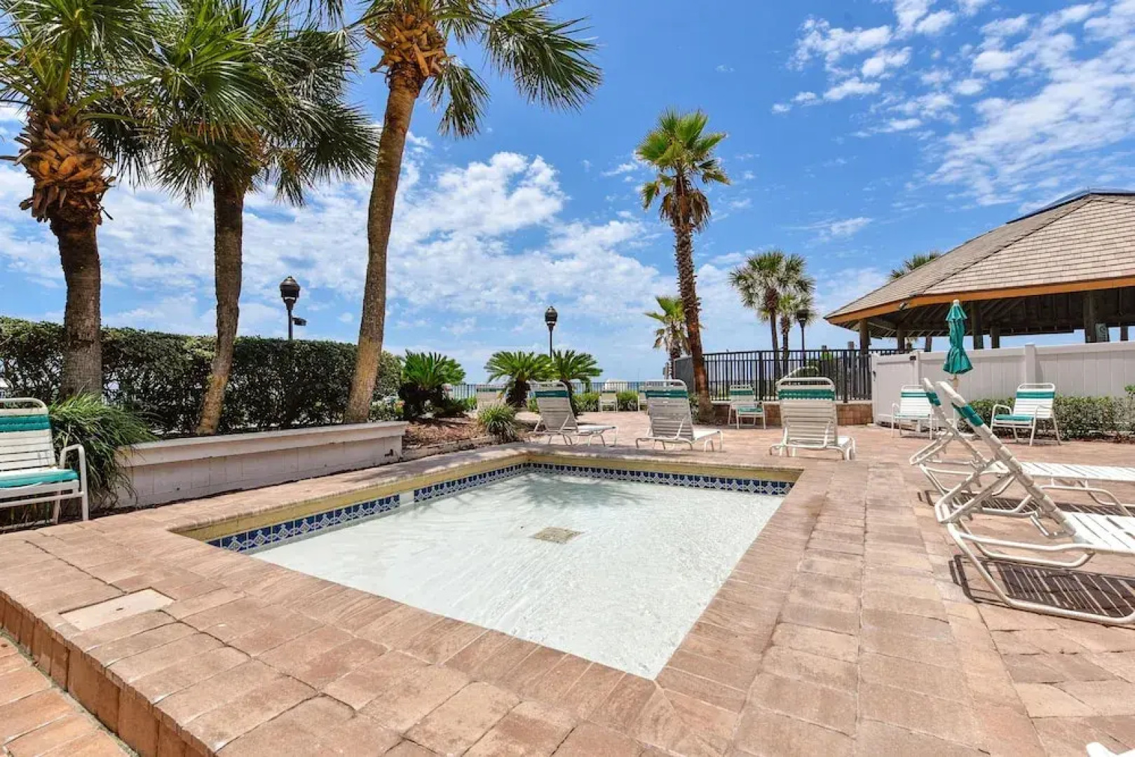 Summerhouse by Book That Condo