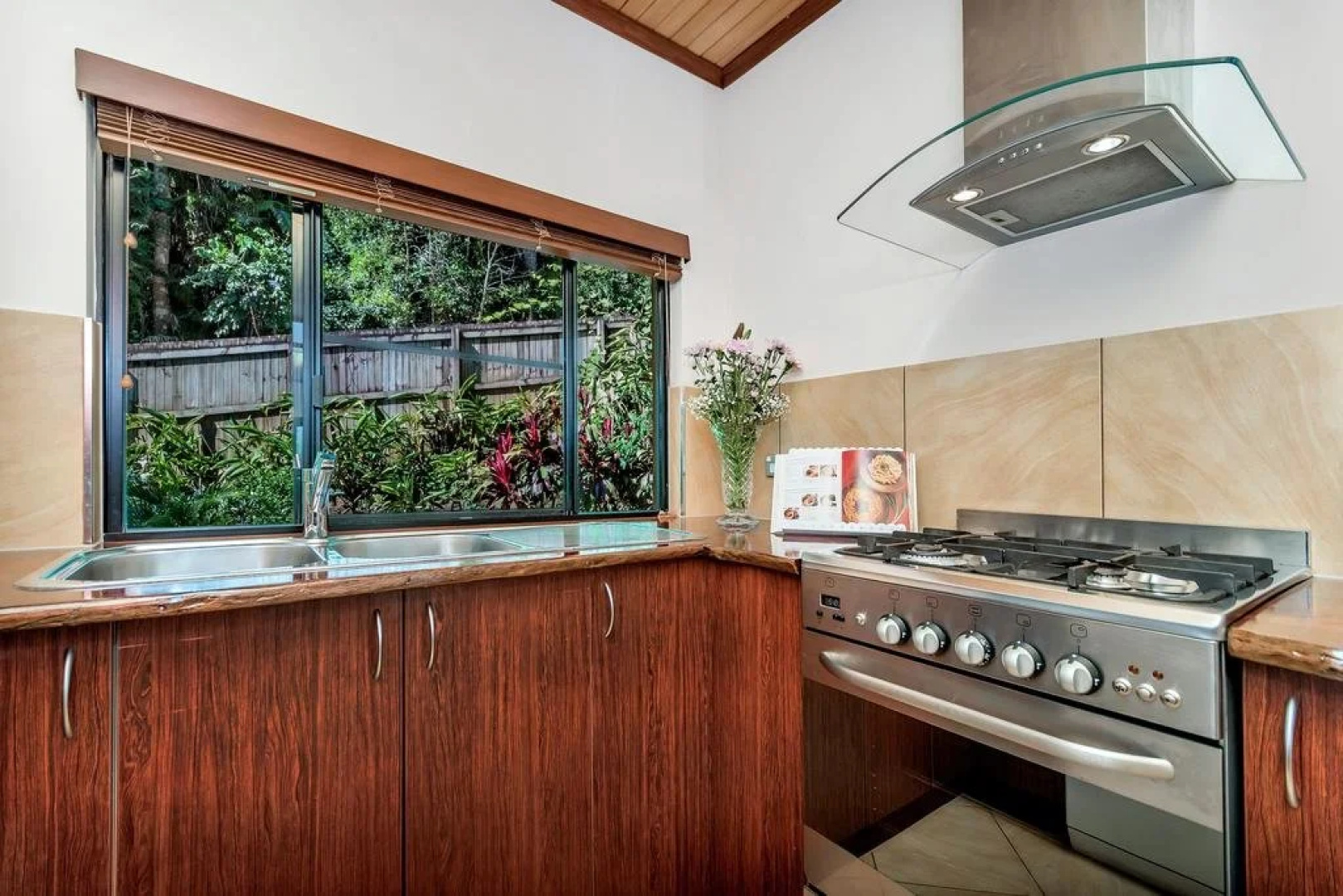 Platypus Springs Rainforest Retreat