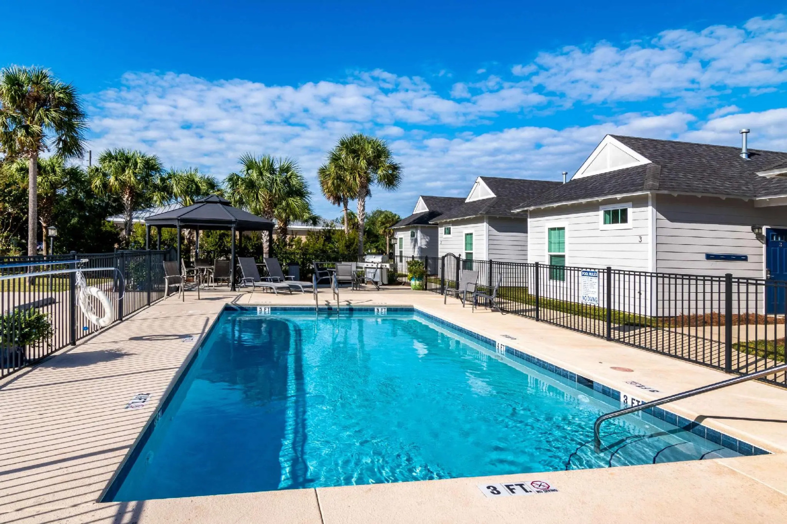 The Port Inn and Cottages, an Ascend Collection Hotel