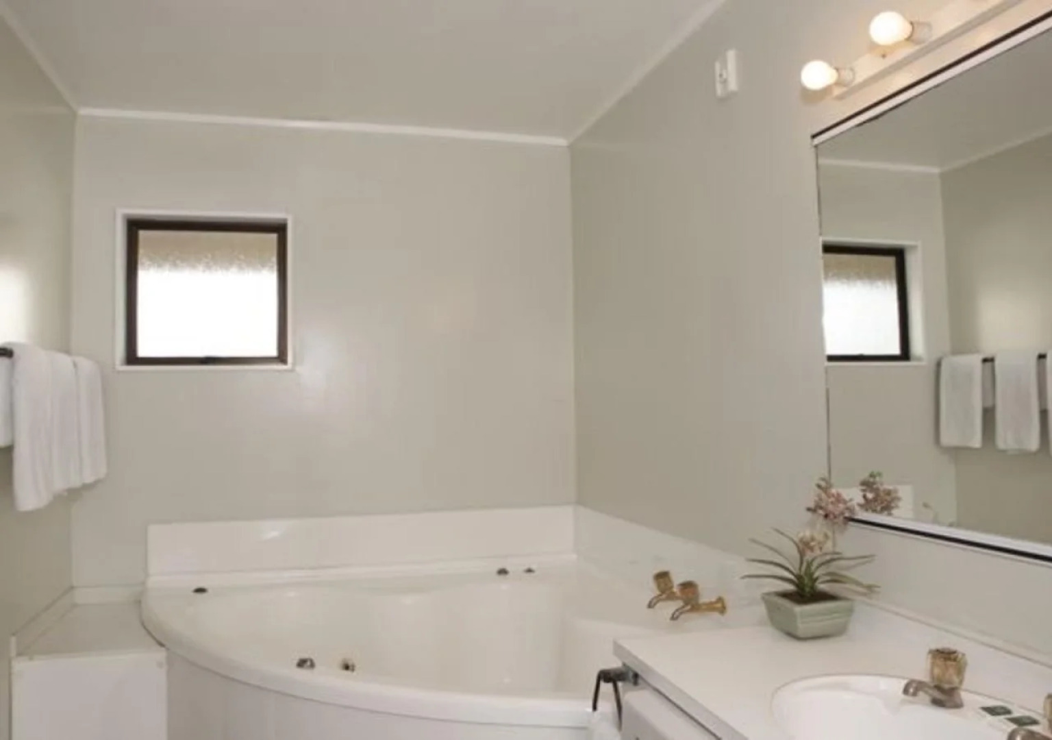 Pembrooke Motor Lodge