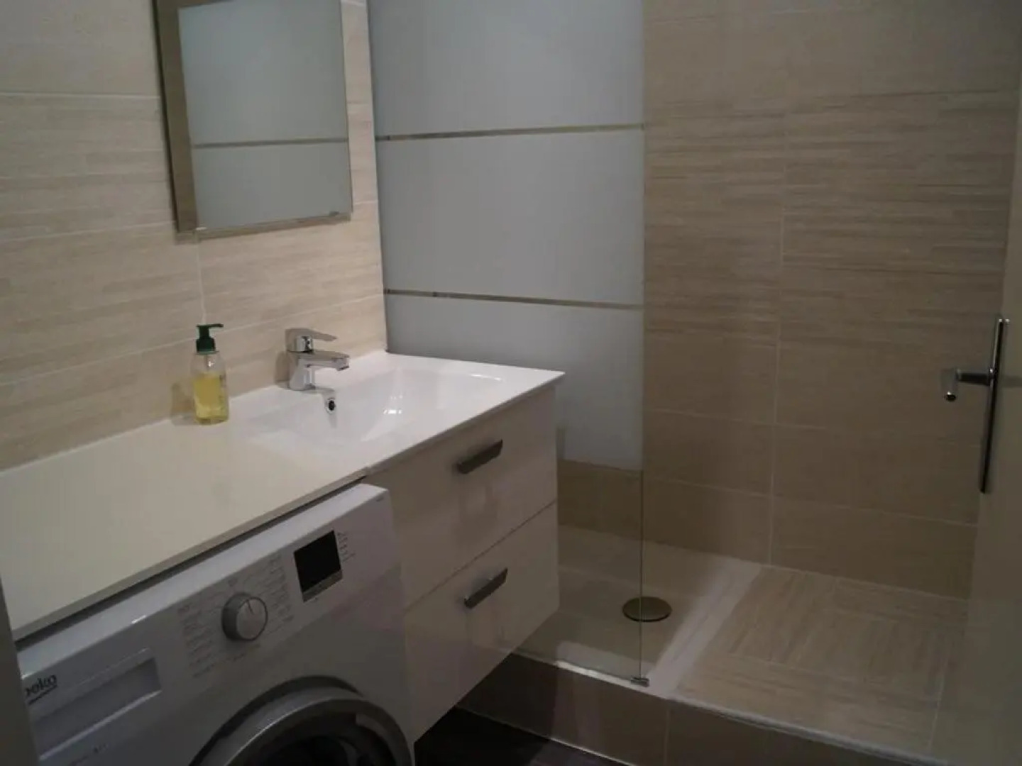 Appartement Enchastrayes, 1 pièce, 4 personnes - FR-1-165A-22