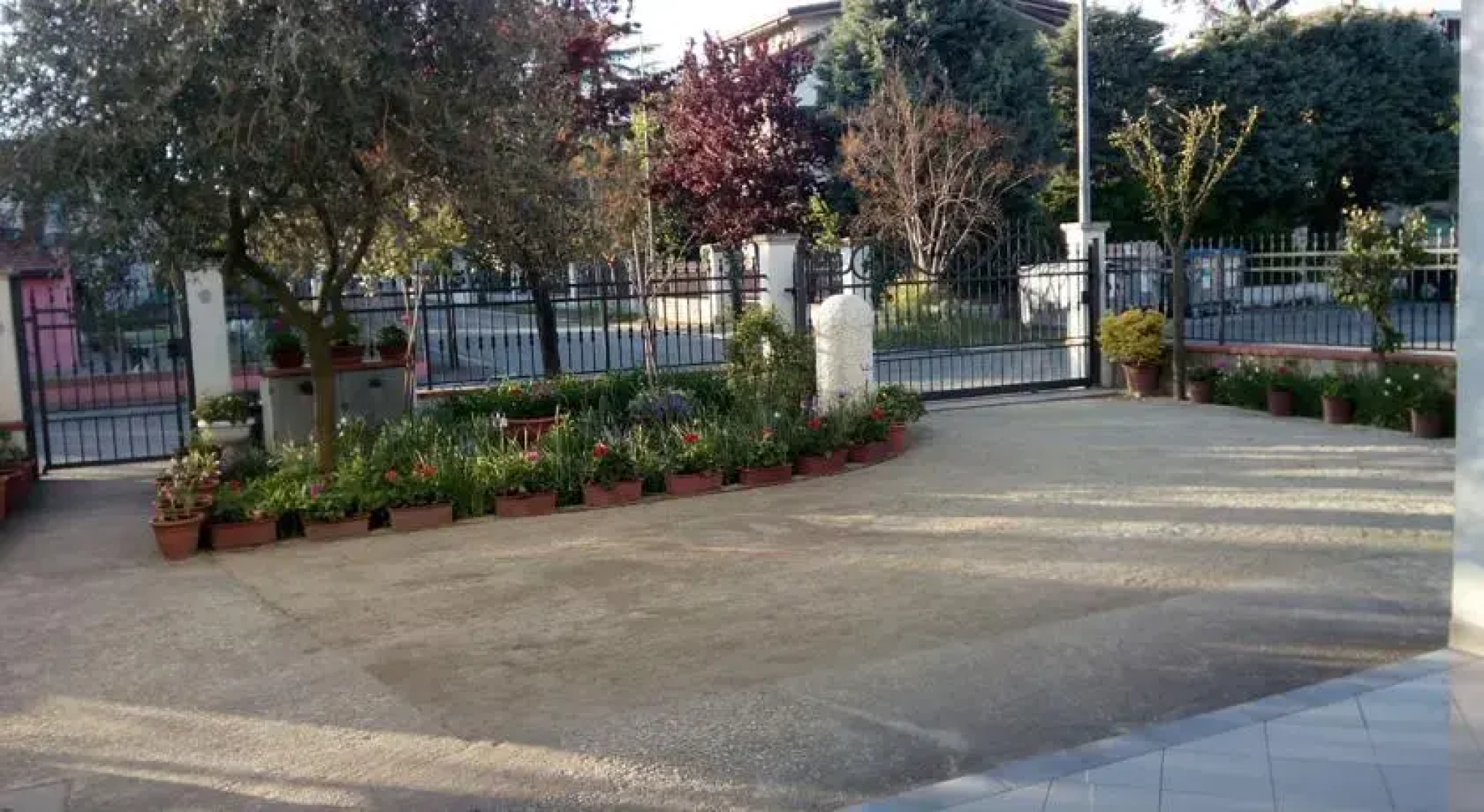 Villa Elegante Con Terrazzo E Giardino